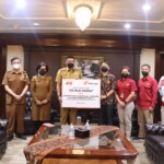 Pemkot Medan Terima Bantuan Ratusan Baju Hazmat dari ACE