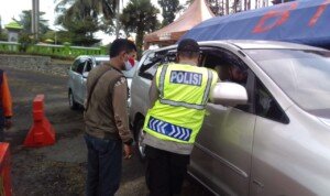 Puluhan Kendaraan Dipaksa Putar Balik di Pos Perbatasan Kota Tasik – Ciamis