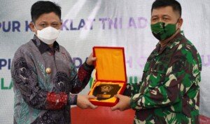 Bupati Enos dan Danpuslatpur Kodiklat TNI AD Sinergi Bangun OKU Timur Lebih Maju dan Mulia