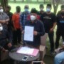 Mantan Ketua DPC Partai Kebangkitan Bangsa (PKB) Kabupaten Karawang, H. Ahmad Zamakhsyari atau yang akrab disapa Kang Jimmy resmi mengundurkan diri dari Partai PKB Kabupaten Karawang.