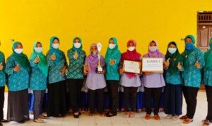 Reni Indah Yani Serahkan Hadiah Lomba UP2K, Karya Mulya Bakal Wakili Prabumulih di Tingkat Provinsi