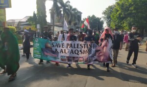 Peduli Terhadap Palestina, Ribuan Warga Purwakarta Turun Kejalan