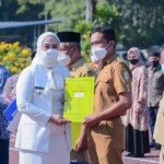 Bupati Karawang Lepas Puluhan ASN Purna Tugas