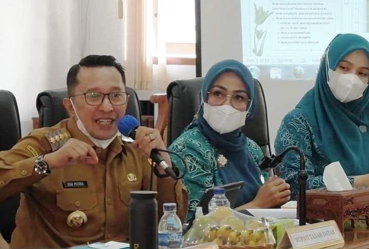 Bupati Tanah Datar Eka Putra mengajak para perangkat daerah dan warga, untuk mendukung TP PKK Nagari Gurun menjadi yang terbaik di tingkat Sumbar (M Rafi / Mattanews.co)