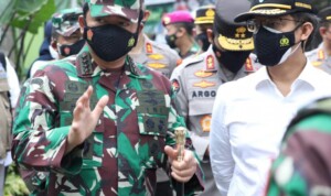 Panglima TNI dan Kapolri Tinjau Posko PPKM Mikro di Tiga Lokasi DKI Jakarta