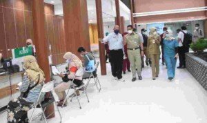 Tinjau RSUD Koja, Gubernur Anies Pastikan Tenaga Medis Optimal Tangani Pasien Covid-19