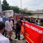 Diduga Dihentikan Sepihak, FMPP Gelar Aksi di Kampus Bina Darma