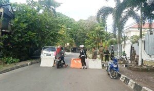 Sejumlah Akses Menuju Komplek Kartini Dijaga Ketat Aparat TNI AD