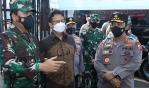 Sidak di Kelurahan Gandaria Selatan, Panglima TNI: Optimalkan Petugas PPKM Mikro Disetiap Wilayah
