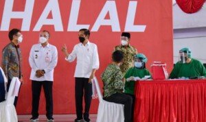 Presiden Jokowi Targetkan Satu Juta Vaksinasi Per Hari pada Juli Mendatang