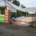 Bangunan Gapura SDN 04 Tanjung Tanah Datar, Diduga Dilakukan Asal-Asalan