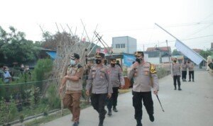 Kunjungan Tim Korbinmas Baharkam Polri ke Posko PPKM Mikro di Kelurahan Plawad Karawang