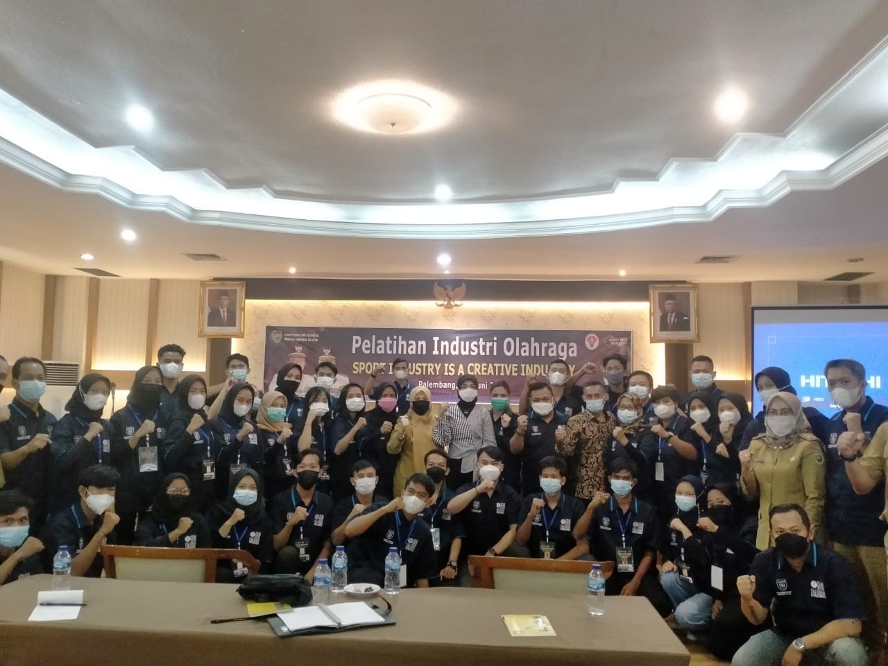 Asisten Deputi Industri Promosi Olahraga Kementrian Pemuda dan Olahraga (Kemenpora) Republik Indonesia (RI), Sri Wahyuni menghadiri pelatihan industri olahraga di Hotel Swarna Dwipa Palembang (Reza Fajri / Mattanews.co)