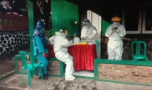 Banyak Warga yang Terpapar Covid-19, 1 Kampung di Purwakarta Lockdown