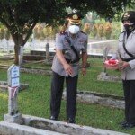 Mengenang Jasa Pahlawan, Jajaran Polres Purwakarta Gelar Ziarah ke TMP