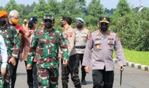 Cegah Covid-19 di Lamongan Jawa Timur, Panglima TNI dan Kapolri Instruksikan Perkuat Pos PPKM Mikro