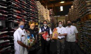 Hari Ini, Gubernur Anies Lepas Pendistribusian Bansos Beras Premium Untuk Warga Jakarta