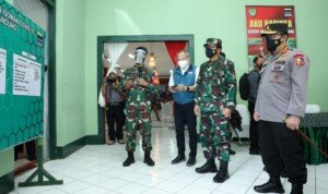 Panglima TNI Pastikan Obat Bantuan Pemerintah Terdistribusi dan Dukung 54 Nakes