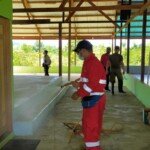 Satgas Covid-19 Kapuas Hulu dan Manggala Agni Balai Besar TNBK-DS Lakukan Penyemprotan Disinfektan di Kecamatan Semitau