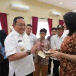 Dodi Reza Minta Daging Kurban Dibungkus Pelepah Pinang Juga Daun Pisang