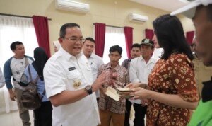 Dodi Reza Minta Daging Kurban Dibungkus Pelepah Pinang Juga Daun Pisang