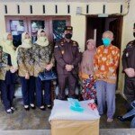 Sambut Hari Adhyaksa ke 61 Kejari Tamiang bagikan Puluhan ribu Masker dan Bantuan Sembako