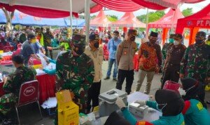 Danrem 081 Dhirotsaha Jaya Tinjau Serbuan Vaksinasi Nasional 