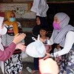 Wawako Palembang Rogoh Kocek Pribadi untuk Berbagi