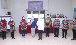 Wawako Palembang Kunjungi Posko PPKM Mikro Tangga Takat