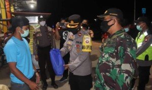 Polres Kapuas Hulu dan Kodim 1206/Psb Gelar Patroli PPKM Mikro Sekala Besar