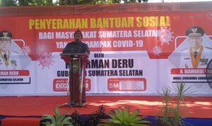 Herman Deru Berikan Bantuan Warga OKU Terdampak Covid-19
