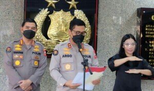 Berkas P-21, Polri Serahkan Bupati Nganjuk Novi Rahman Hidayat dan 6 TSK Lain ke Kejari Nganjuk