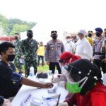 TNI-Polri Gelar Vaksinasi Massal Bareng Islam Rabithah Alawiyah di Cibis Park dengan Target 4.500 Orang