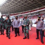 Panglima TNI dan Kapolri Tinjau Vaksinasi Massal di Stadion Utama GBK