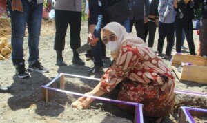 Bupati Mamuju Letakan Batu Pertama Pembangunan Gereja Toraja Mamasa