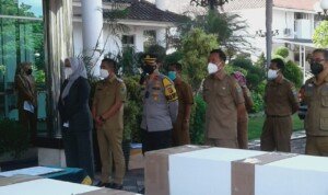 Pemkab Karawang Terima Bantuan APD dan Peti Jenazah dari PT Atlasindo