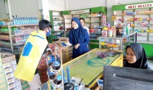 Tingkatkan Kesadaran Masyarakat, PK PMII Ma’arif Ciamis Bagi-bagi Masker