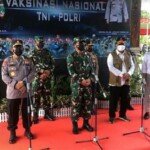 Tinjau Serbuan Vaksinasi Covid-19 di Solo Jawa Tengah, Ini Perintah Panglima TNI dan Kapolri