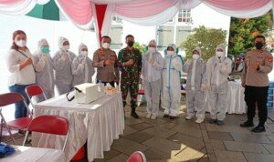 TNI dan Polri Berkerjasama dengan Majelis MUI Pusat Gelar Vaksinasi Nasional di Kota Tua Jakarta