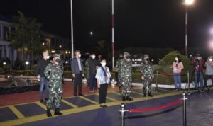 Panglima TNI dan Menlu RI Sambut Kedatangan WNI dari Afghanistan