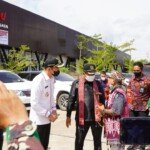 Bupati Kapuas Hulu dan Ketua Komisi V DPR-RI Tinjau Jalan Batas Negara