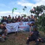 Komunitas Kopi Merah Sabe Kibarkan Merah Putih di Puncak Bukit Kayu Manis Pagar Alam