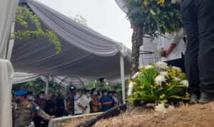 Percha Leanpuri Telah Dikebumikan di TPU Gandus Hill