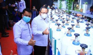 Dodi Reza Bagikan 400 Tabung Oksigen Ukuran 70 Kg ke Rumah Sakit se-Sumsel