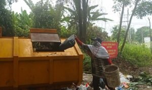Tumpukan Sampah Tidak Sedap Dipandang, Anggota Dewan, Perkim dan Lurah Fungsikan TPS
