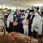 Keluarga Besar Herman Deru Tabah dan Ikhlas