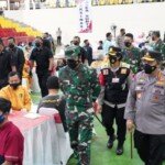 Tinjau Vaksinasi Merdeka Candi di Semarang, Kapolri Berharap Momentum HUT RI ke-76 Capai Target 2 Juta Vaksin