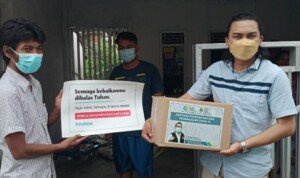 JQR Bagikan APD dan Sembako ke Warga Penerima Manfaat di Purwakarta