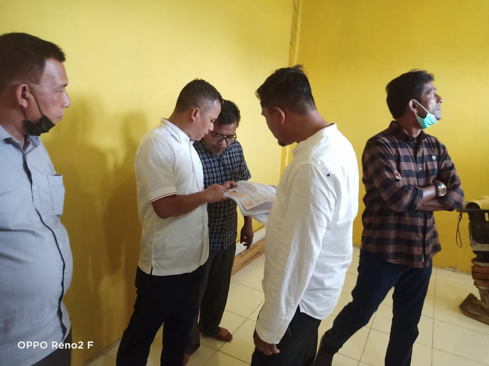 Tim Pansus Dapil 5 DPRA mengecek proyek pengadaan di sembilan sekolah di Aceh Utara (Mattanews.co)