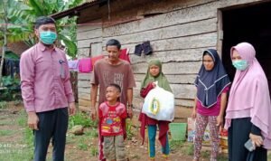 RS AR Bunda Berikan Bansos ke Bocah Mura yang Jadi Tulang Punggung Keluarga